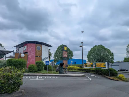 Restaurant & Drive-Thru Cleaning